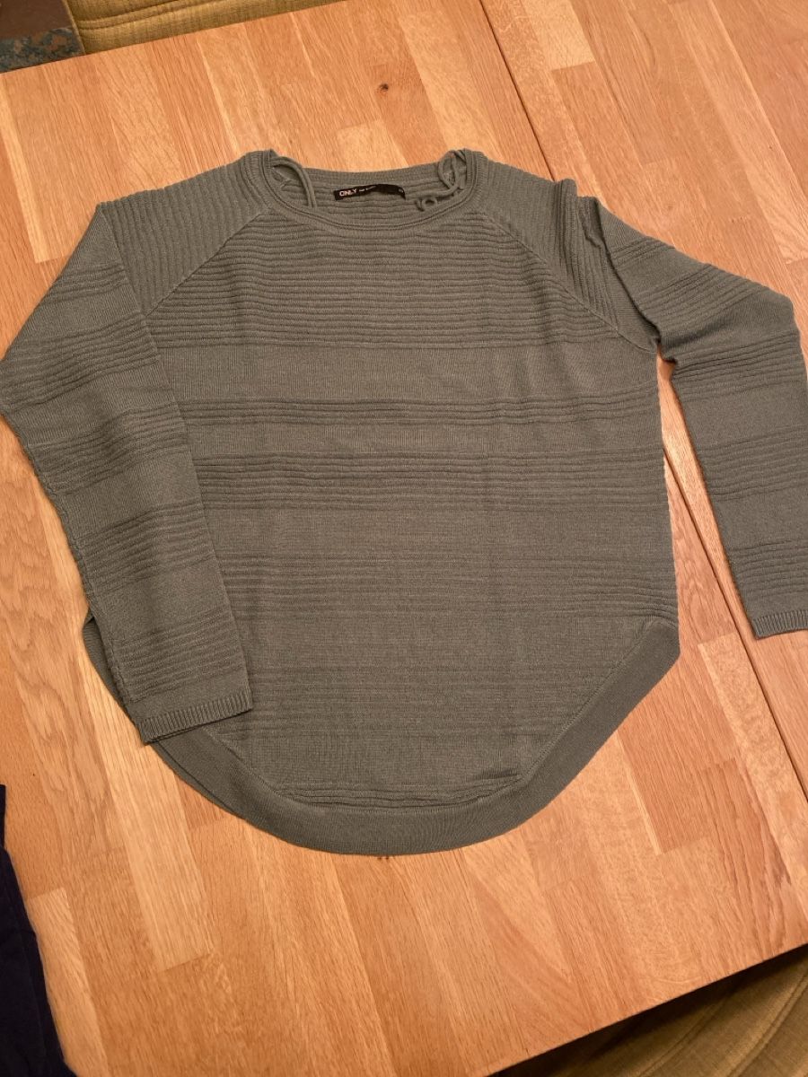 Only Maglioni & Felpe: ONLY grün Strickpullover Gr. XS Herbst Winter – Usato da Weesen venduto da vvo_fj7m