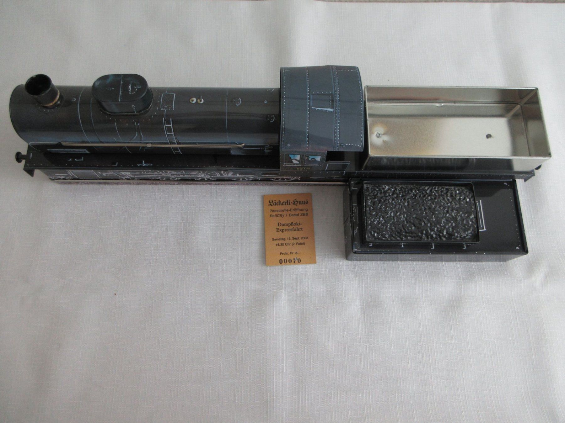 Modellini di ferrovie: Blech - Dampflocki vom Läckerli Huus, 2003 – Usato da Binningen venduto da Oldfashion 4