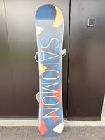 Salmon on Snowboard size 151 with binder