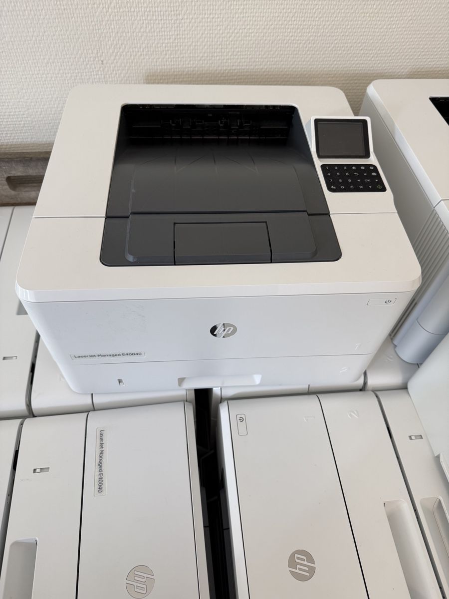Hewlett Packard Stampanti: HP Laserjet Managed E40040 Los 23 stk – Usato da Beromünster venduto da Samuel97521