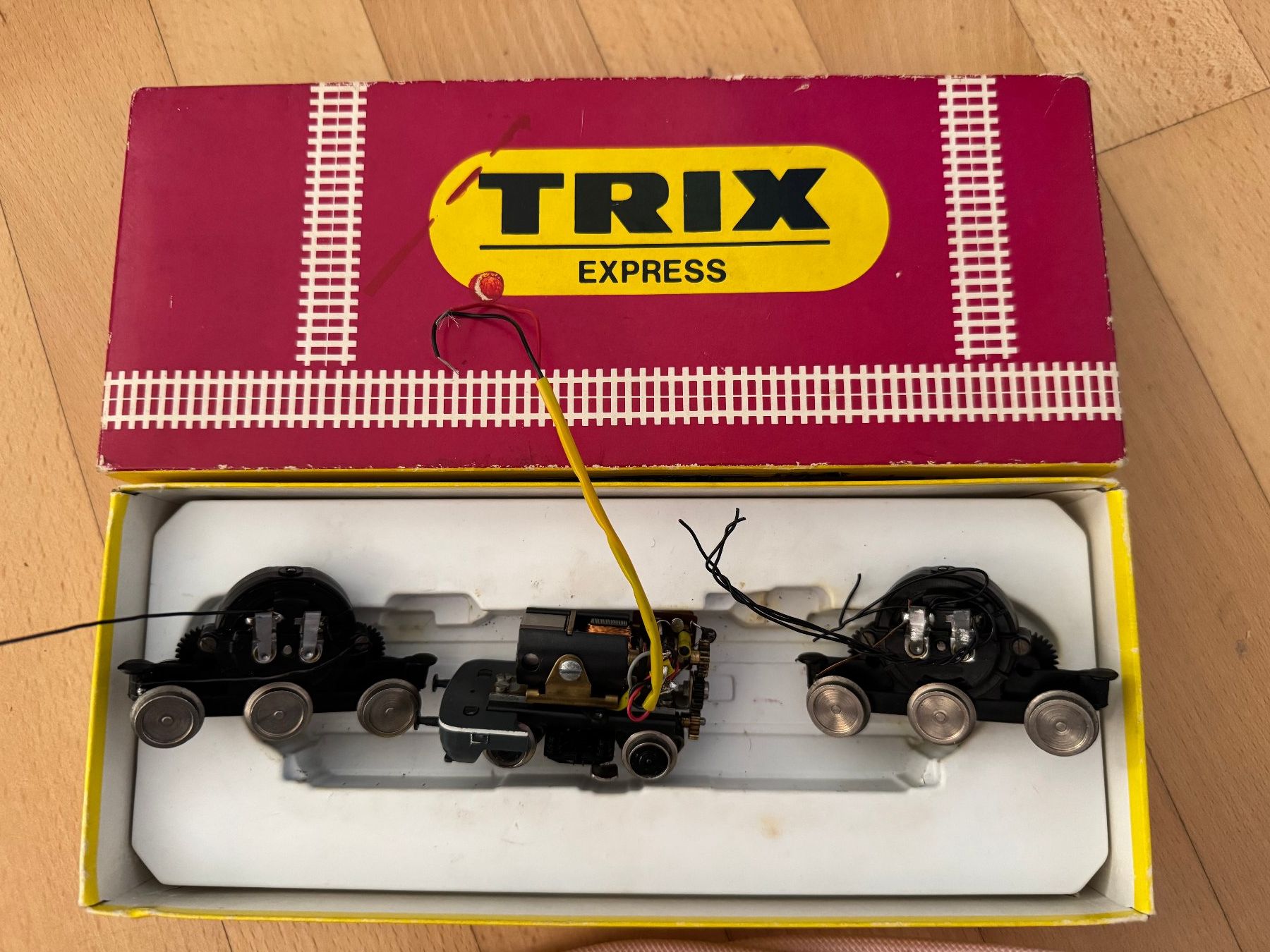 Trix Modellini di ferrovie: Eisenbahnteil Trix – Usato da Zürich venduto da Hawaii22