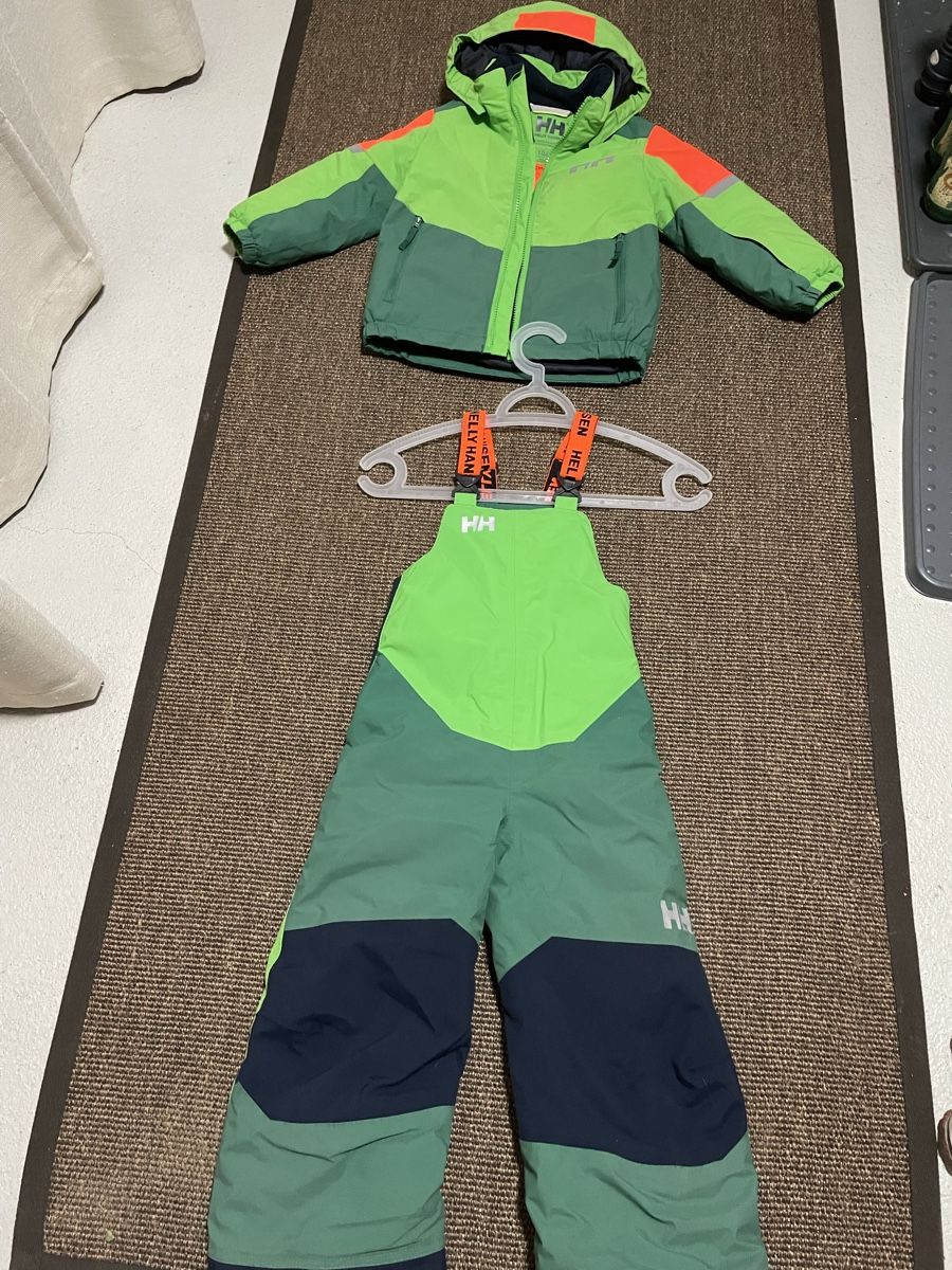 Anzüge: Kinder Skianzug Helly Hansen 104 – Gebraucht aus Schliern b. Köniz von Dave_86 2