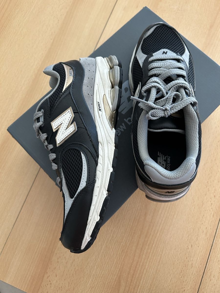 New Balance Scarpe da uomo: Baskets New Balance 2002R taille 42  – Nuovo (secondo la descrizione) da Vuisternens devant Romont venduto da cavalier84