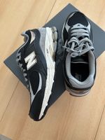Baskets New Balance 2002R taille 42 