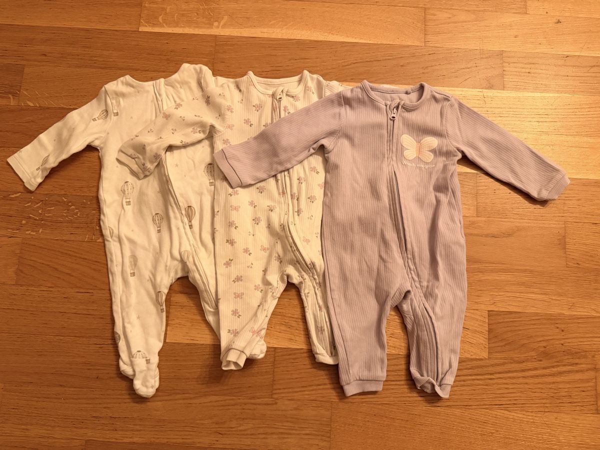 C&A Lotti & Set di vestiti: Lot de 3 pyjamas zippé, taille 3 mois – Usato da Lengnau BE venduto da wal_zf7c