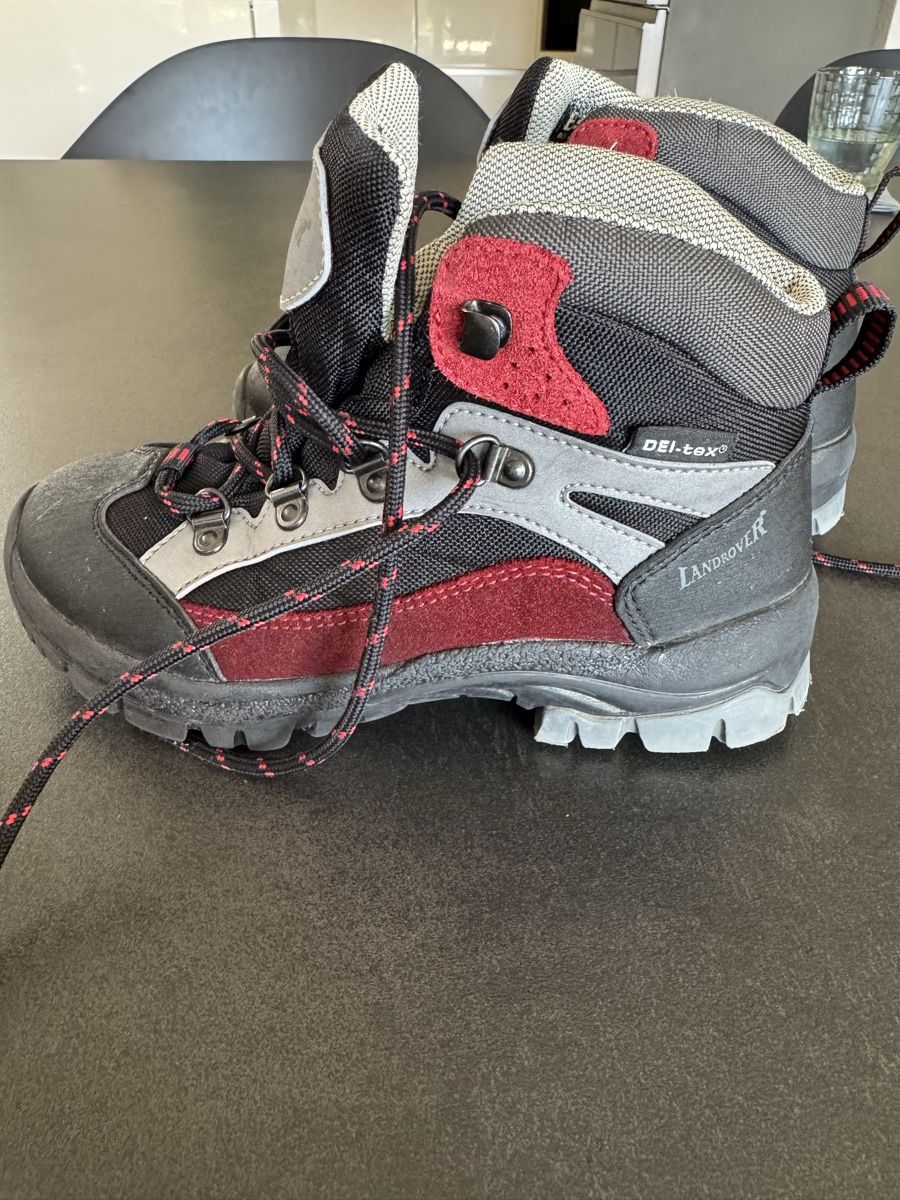 Scarpe per ragazzi: Landrover hiking boots – Usato da Münchenstein venduto da ArleneLM 1
