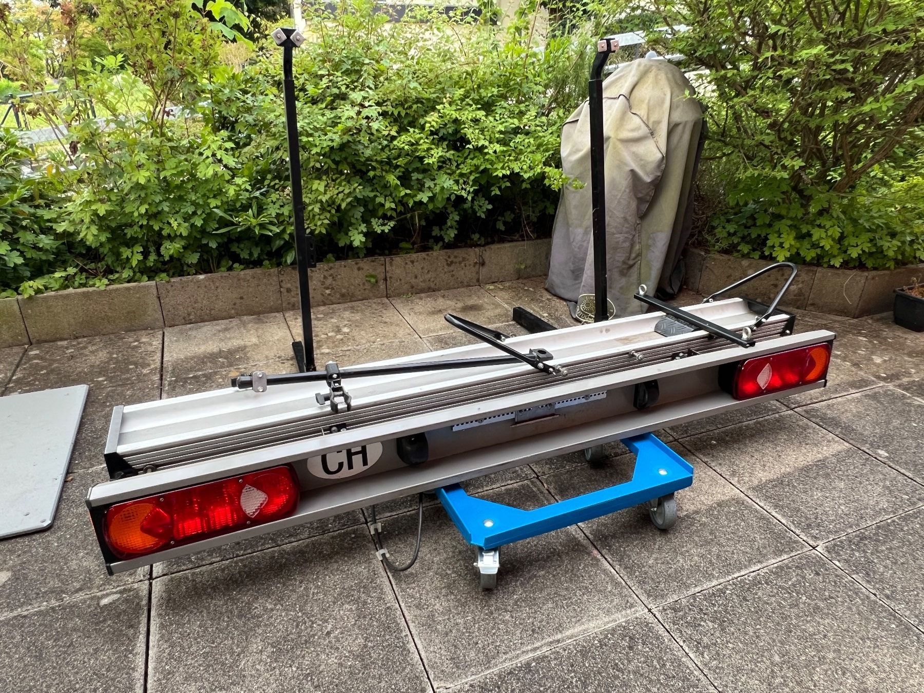 Balken: SAWIKO Makro Roller-/Motorradträger <150 kg, mit Beleuchtung – Gebraucht aus Binningen von luxx38