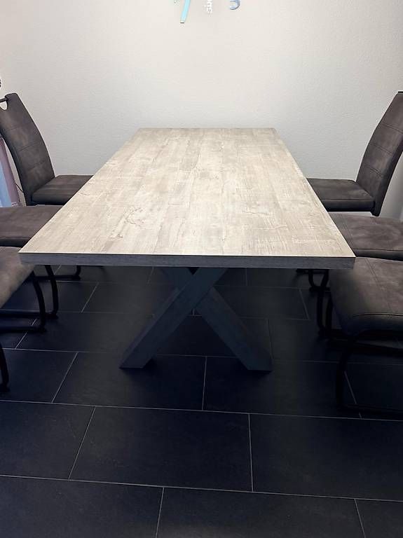 Tables: Esstisch ohne Stuhl  – D'occasion à Egerkingen par D-Sweety