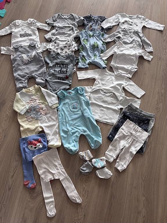 Lotti & Set di vestiti: Kleiderpacket Grösse 50/56 – Usato da Kägiswil venduto da mau90