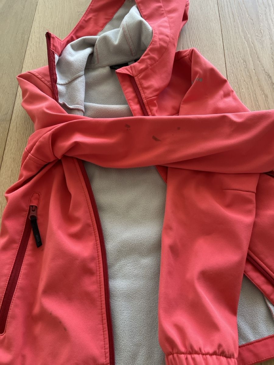 Icepeak Vestes & Manteaux: Kinder Softshelljacke Icepeak Grösse 140 leichte Flecken – D'occasion à Reiden par babsiontour 4