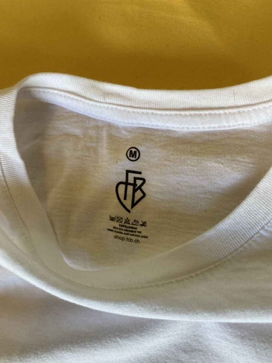 FC Basel T-shirt: FC Basel T-Shirt – Usato da Büsserach venduto da Gimenez77 4