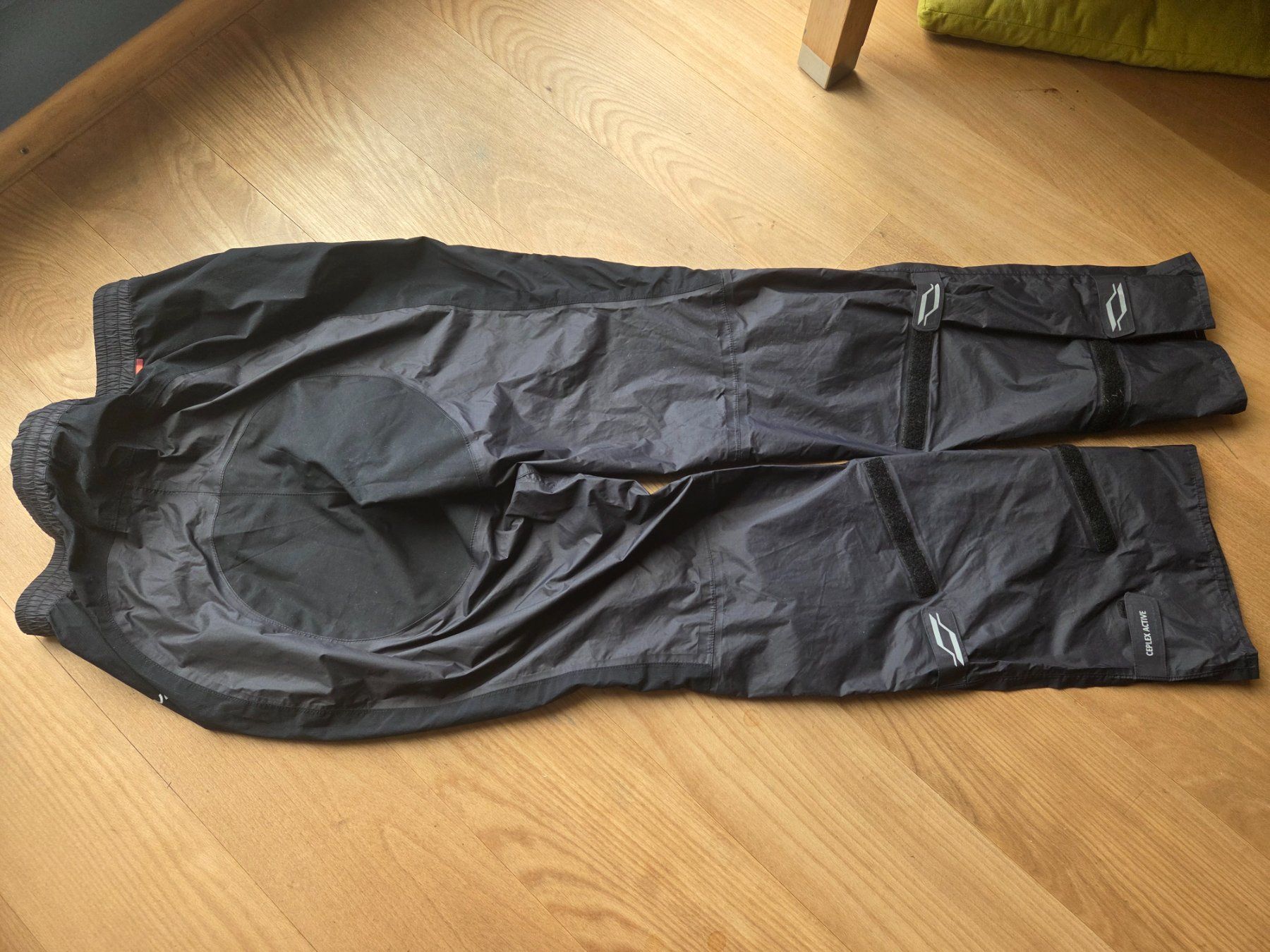 Vaude Pantaloni: Vaude Regenhose schwarz Grösse 38/S mit Packbeutel – Usato da Frauenfeld venduto da cor_5nxv 2