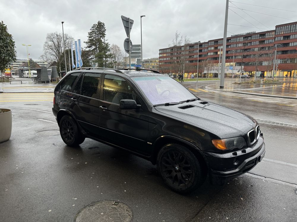 gepflegter BMW X5 4.6is ab MFK