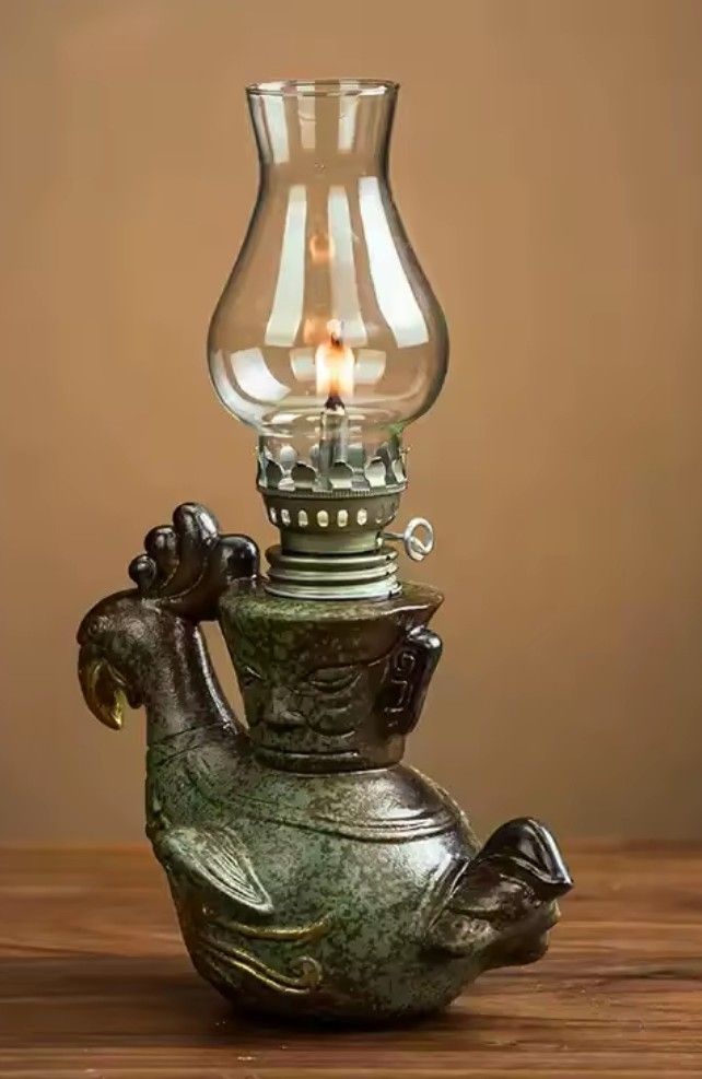 Lampade: Lampe a petrole en ceramic – Nuovo e nell'imballaggio originale da Vernier venduto da 19pigments 1