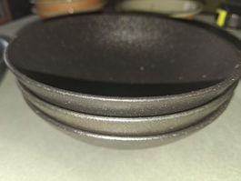 4 Schalen  Suppen Salat Gusseisen