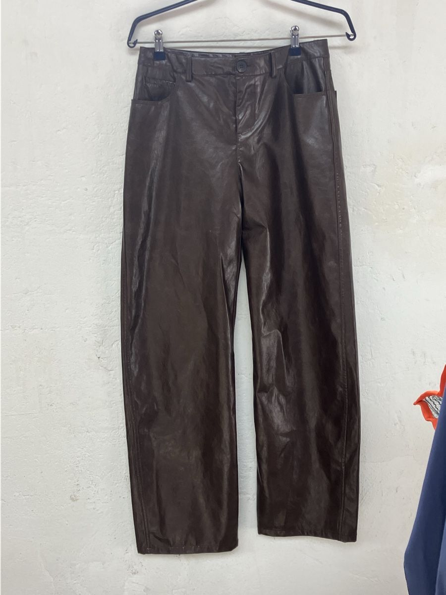 Zara Pantaloni: Dunkelbraune Lederoptik Hose von Zara – Usato da Heiligenschwendi venduto da dinamaria 1