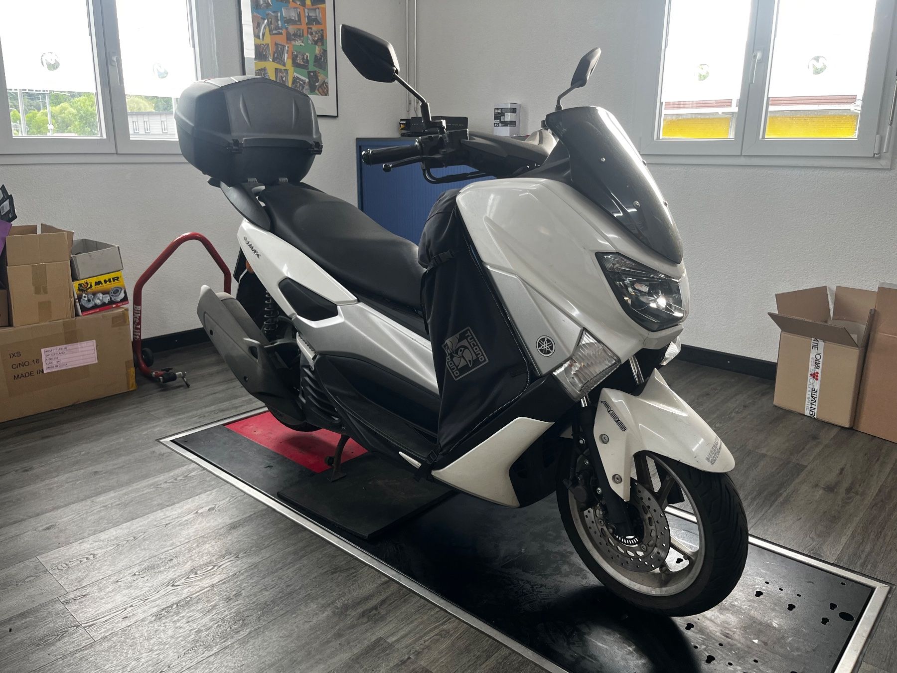 Yamaha Scooters: Yamaha NMAX 125 Roller – Defekt aus Laufen von Dreier_Motos_AG