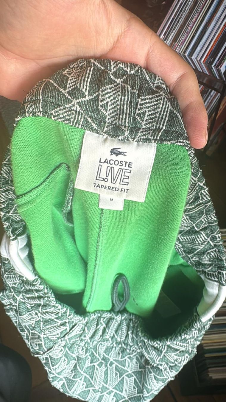 Lacoste Hosen: Pantalon Lacoste - M – Gebraucht aus Fribourg von jimiJ13 2