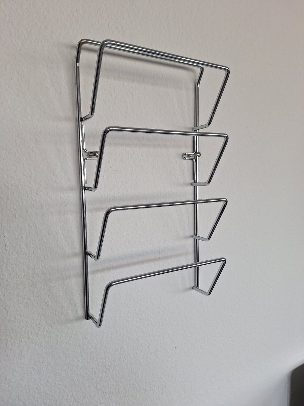 Scaffali: Wand-Zeitungshalter verchromt, 4 Fächer – Nuovo (secondo la descrizione) da Spreitenbach venduto da ric_hyq6 3