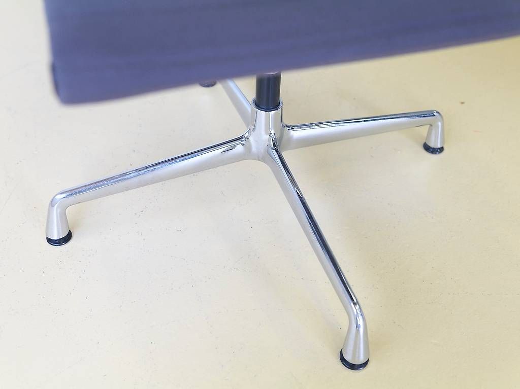 Chaises: Vitra Eames Stühle EA108, Stoff & drehbar – D'occasion à Meinisberg par atelier_TILIJA 7