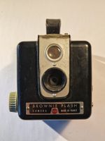 Vintage Kodak Brownie Flash Camera - bakelite art deco style