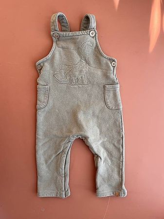 Lil' Atelier Latzhose Gr. 6-9M/74 olivgrün