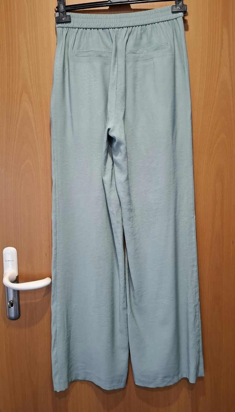 Tally Weijl Pantaloni: Leichte Hose Tally Weijl – Usato da Balzers venduto da mackfose 1