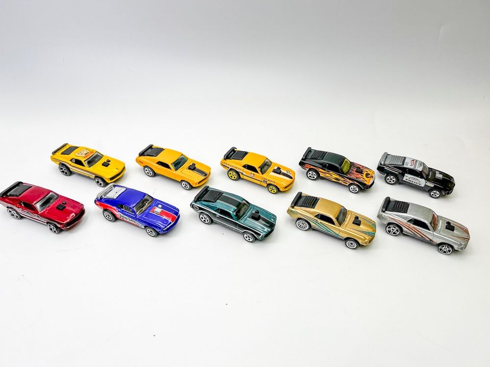 Hot Wheels Modellini d'auto: Mustang Mach 1 Hot Wheels Sammlung 10 Autos – Usato da Häusernmoos venduto da adlerfedern 2