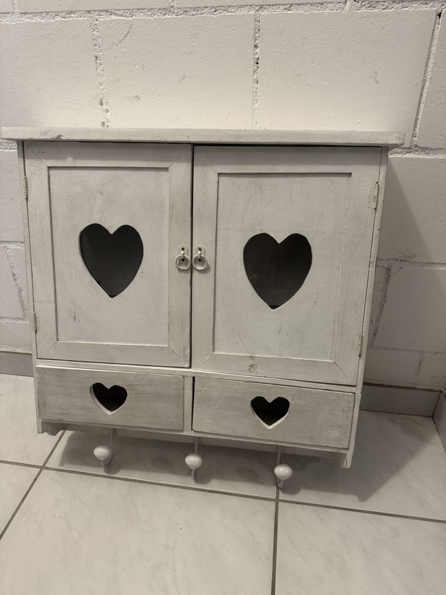 Kommoden: Schmuckkasten Shabby Chic – Neu (gemäss Beschreibung) aus Muhen von lia_8nby 1