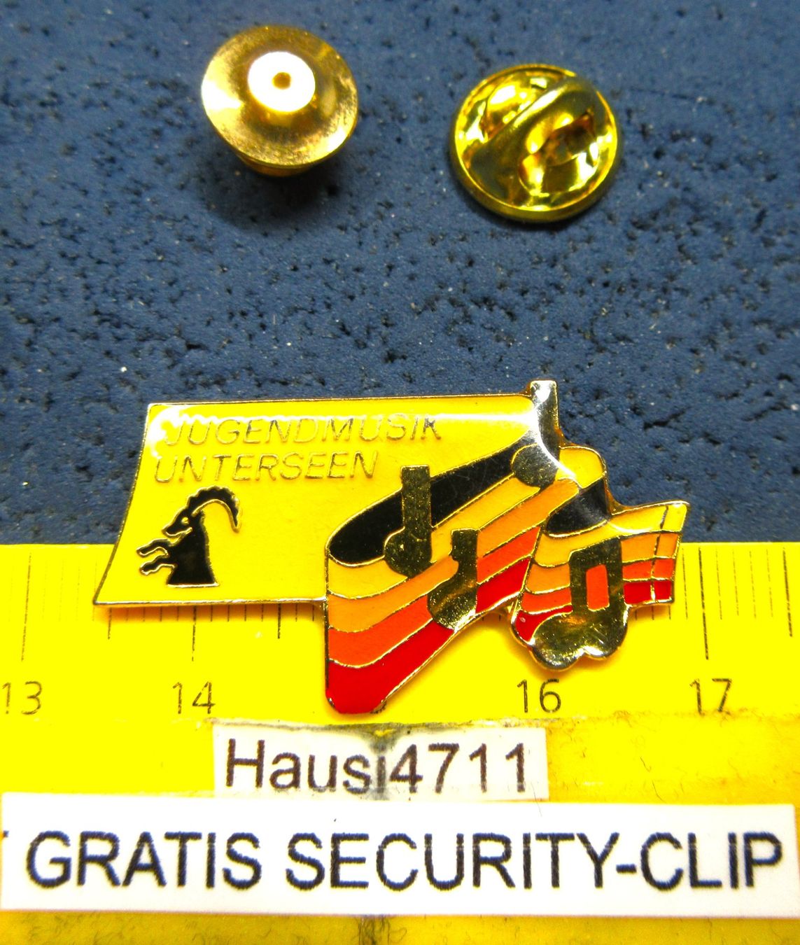Swiss Placchette & Badge: UNTERSEEN MUSIK PIN GLASIERT – Usato da Ettingen venduto da Hausi4711