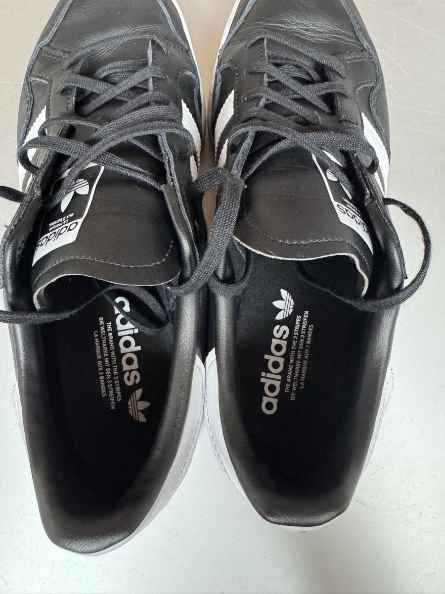 Adidas Chaussures hommes: Adidas schwarzer Schuh Grösse 42.5 – D'occasion à Felben Wellhausen par Greuter 4