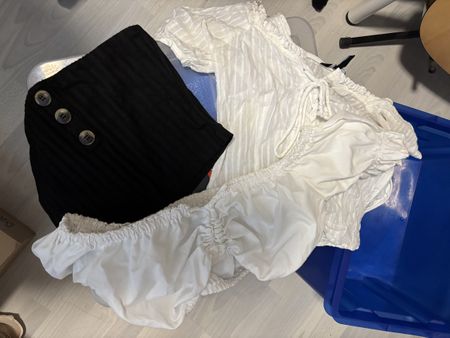 Kleine Ikeatasche (27 Teile) Damenkleider Grösse Xs