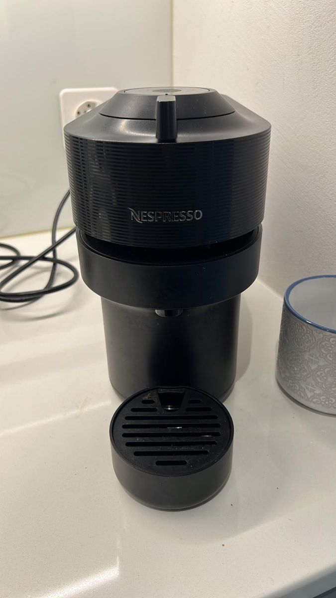 Nespresso Macchine per caffè & Macchine per espresso: Nespresso Vertuo Next Kapselmaschine  – Usato da Wangen b. Olten venduto da esma010