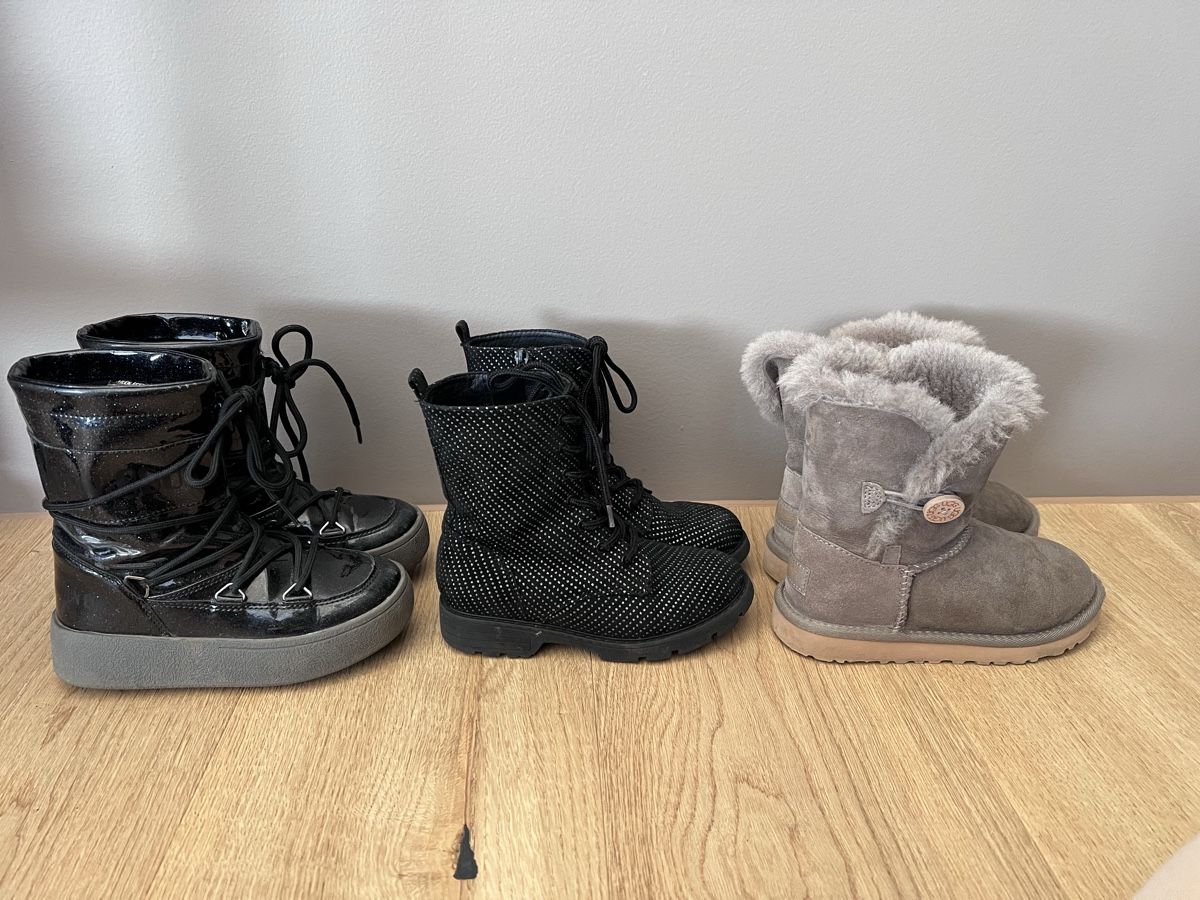 Scarpe per ragazze: 3 Paar Kinderstiefel UGG, Moonboot usw. – Usato da Herbligen venduto da nic_q8yn 7