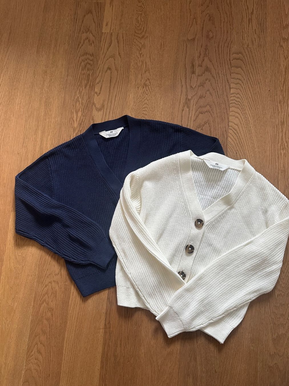 H&M Pulls et sweat-shirts: Sweaters – Neuf (Voir description) à Binningen par mar_nz5s