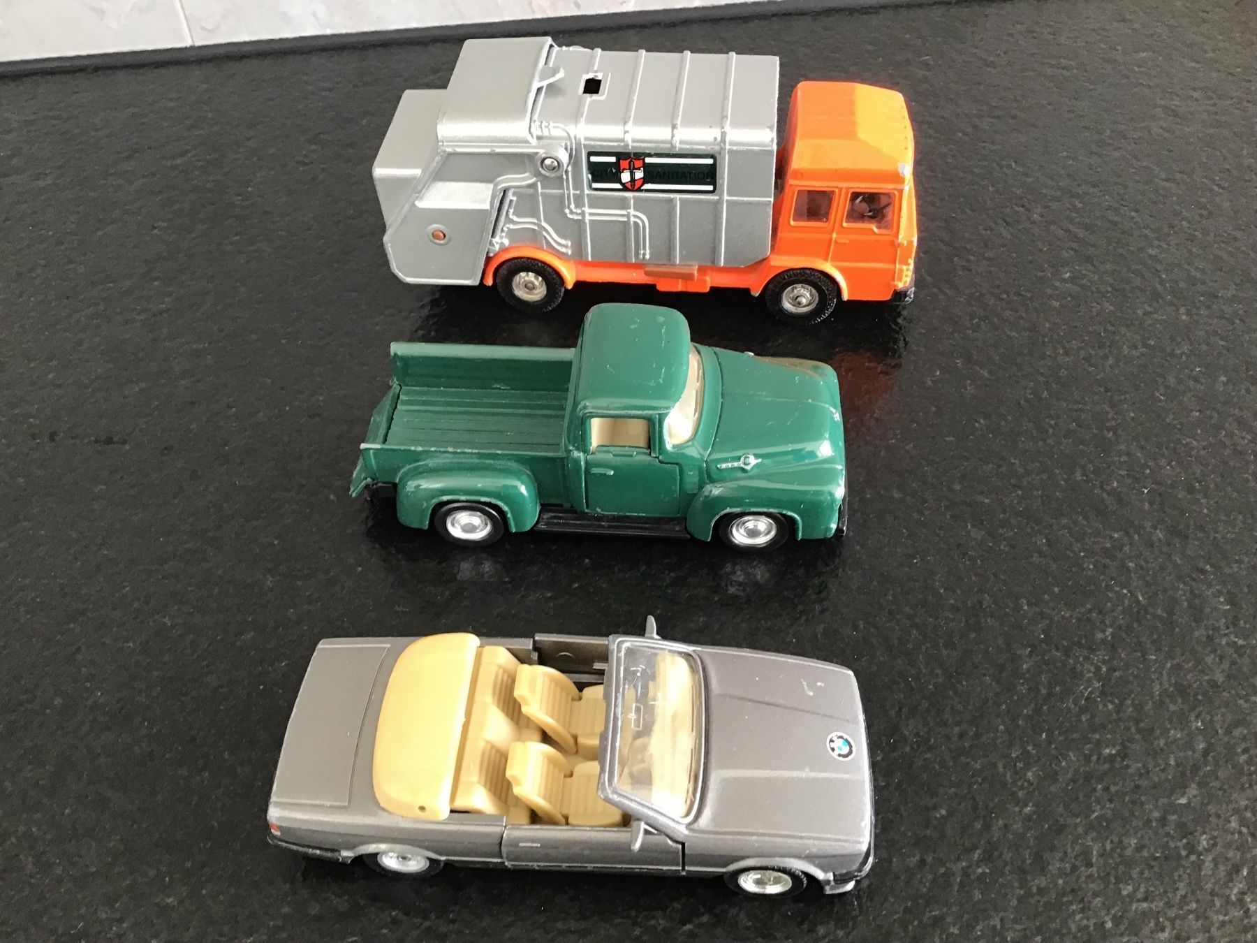 Jouets: Voitures en métal – D'occasion à Neuchâtel par sta_7qfy