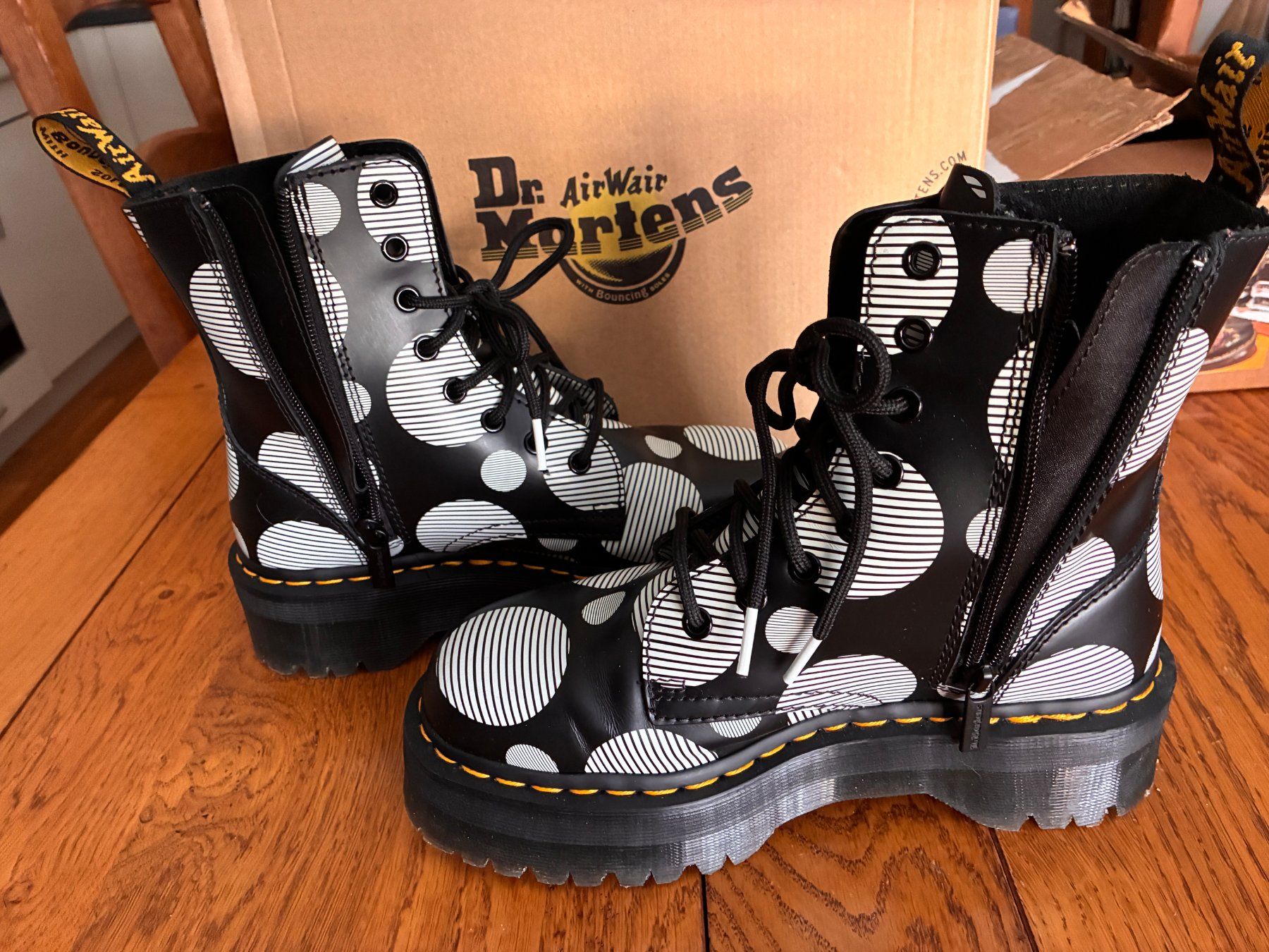 Dr. Martens Scarpe da donna: Chaussures Dr Martens Jadon Black+White Taille 38 – Usato da Vevey venduto da zecollector 6