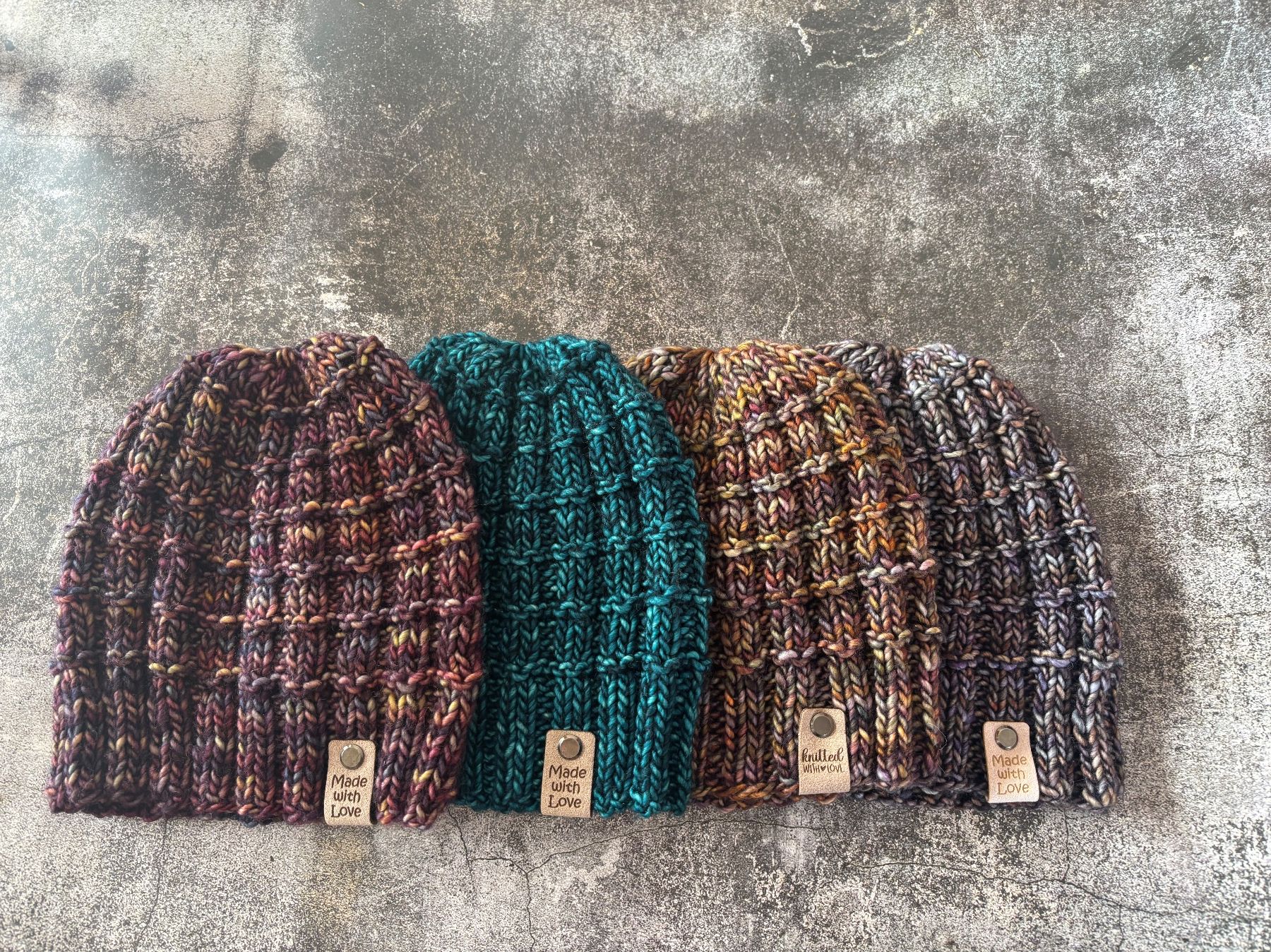 Copricapi, berretti & cappellini: Beanie neuf 100% merino pièce unique – Nuovo e nell'imballaggio originale da Randogne venduto da BonnieG 5