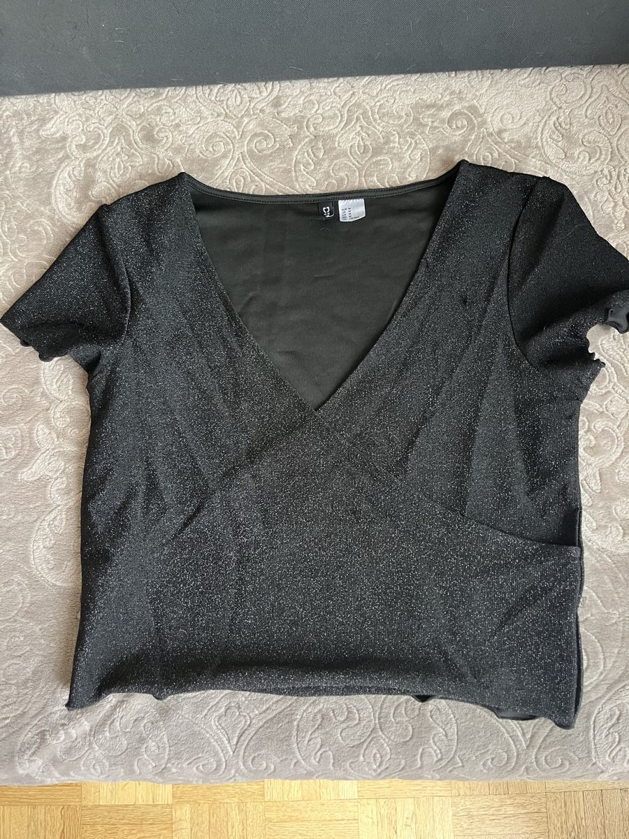 H&M Top: Haut noir à paillettes  – Nuovo (secondo la descrizione) da Genève venduto da soraia.simao