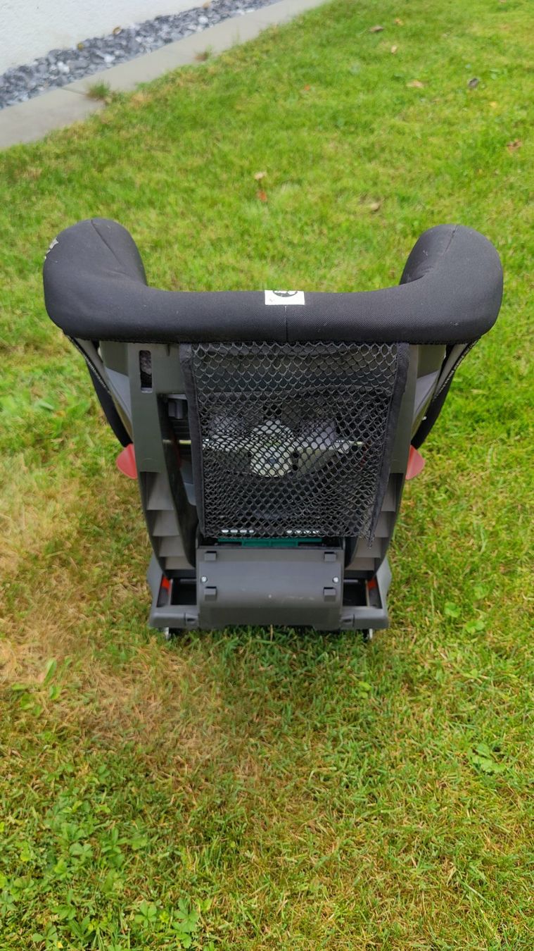 Britax Römer Sièges auto: Kindersitz Auto Brita Römer – D'occasion à Tuggen par ben_dm9r 2