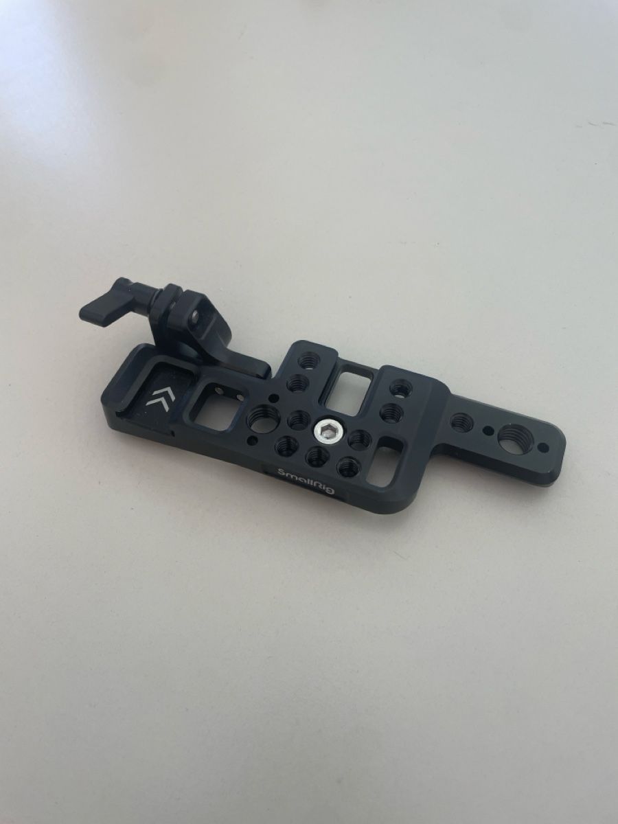 Smallrig Altro in Decorazioni & Accessori: SmallRig APT2510 Top Plate for BMPCC4K – Usato da Uvrier venduto da SzyK47