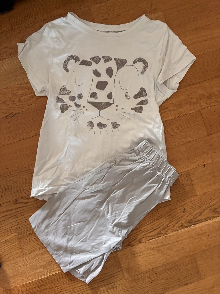 Pigiama & Simili: Schönes Pyjama Gr. 122/128 – Usato da richterswil venduto da lunamarie001