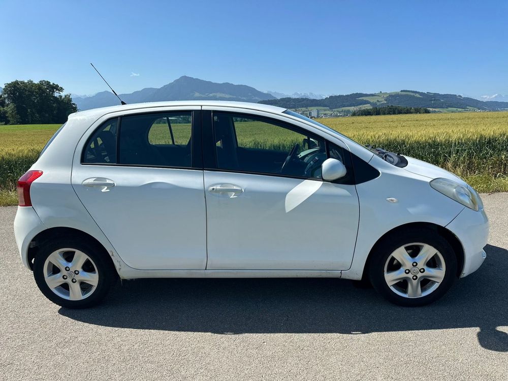 Toyota Automobili: TOYOTA Yaris 1.3 Linea Luna – Usato da Hünenberg venduto da Auto-Klinik01 5