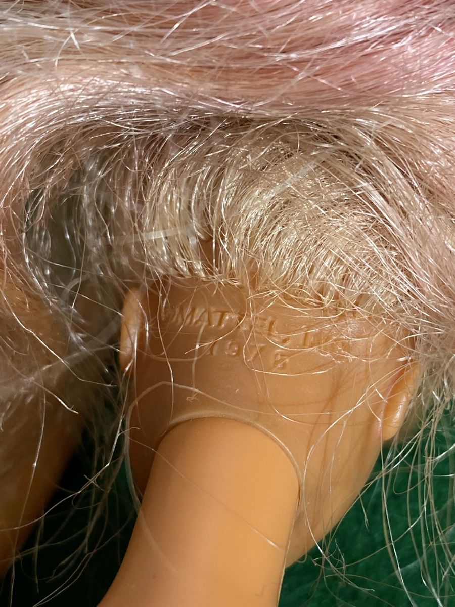 Bambole: 3 ältere Barbies, mit Knickbeinen – Usato da Utzigen venduto da Lasagne99 2