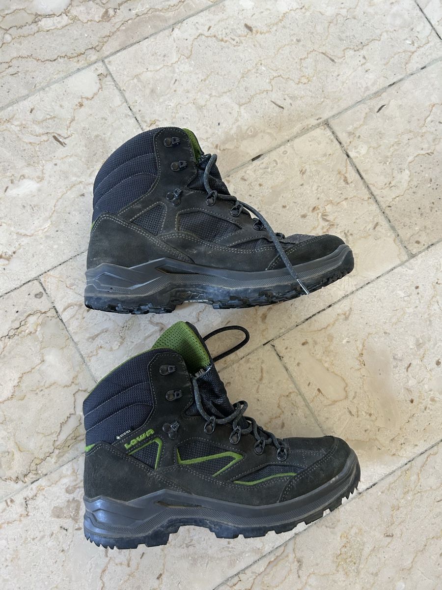 Schuhe für Jungen: Lowa Kinderwanderschuh Gr. 42 – Gebraucht aus zürich von meloninlove