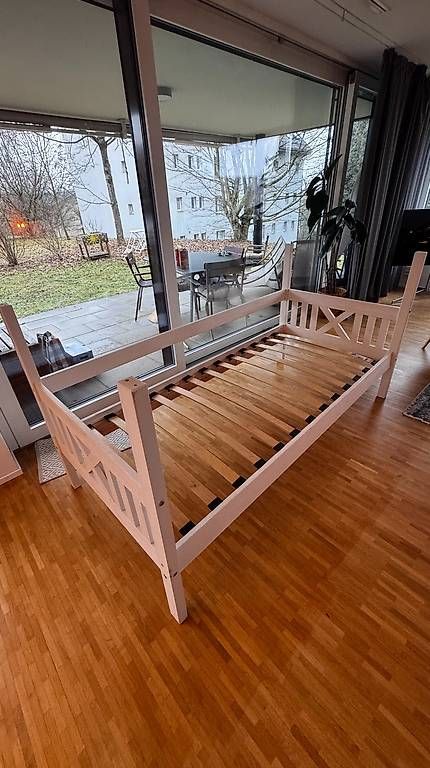 Letti: Kinderbett 90x200 – Usato da Luzern venduto da ba.th 1