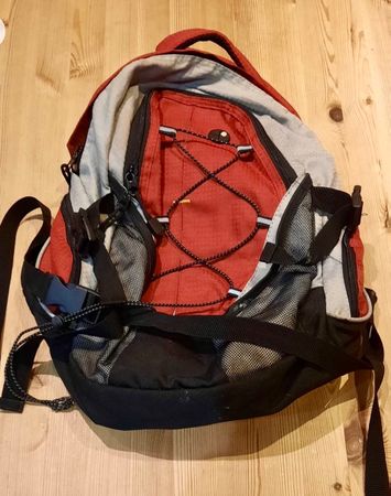 Rucksack ca. 10 Liter Rot/Grau/Schwarz
