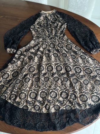 Schönes Spitzenkleid, Gr. 34/36