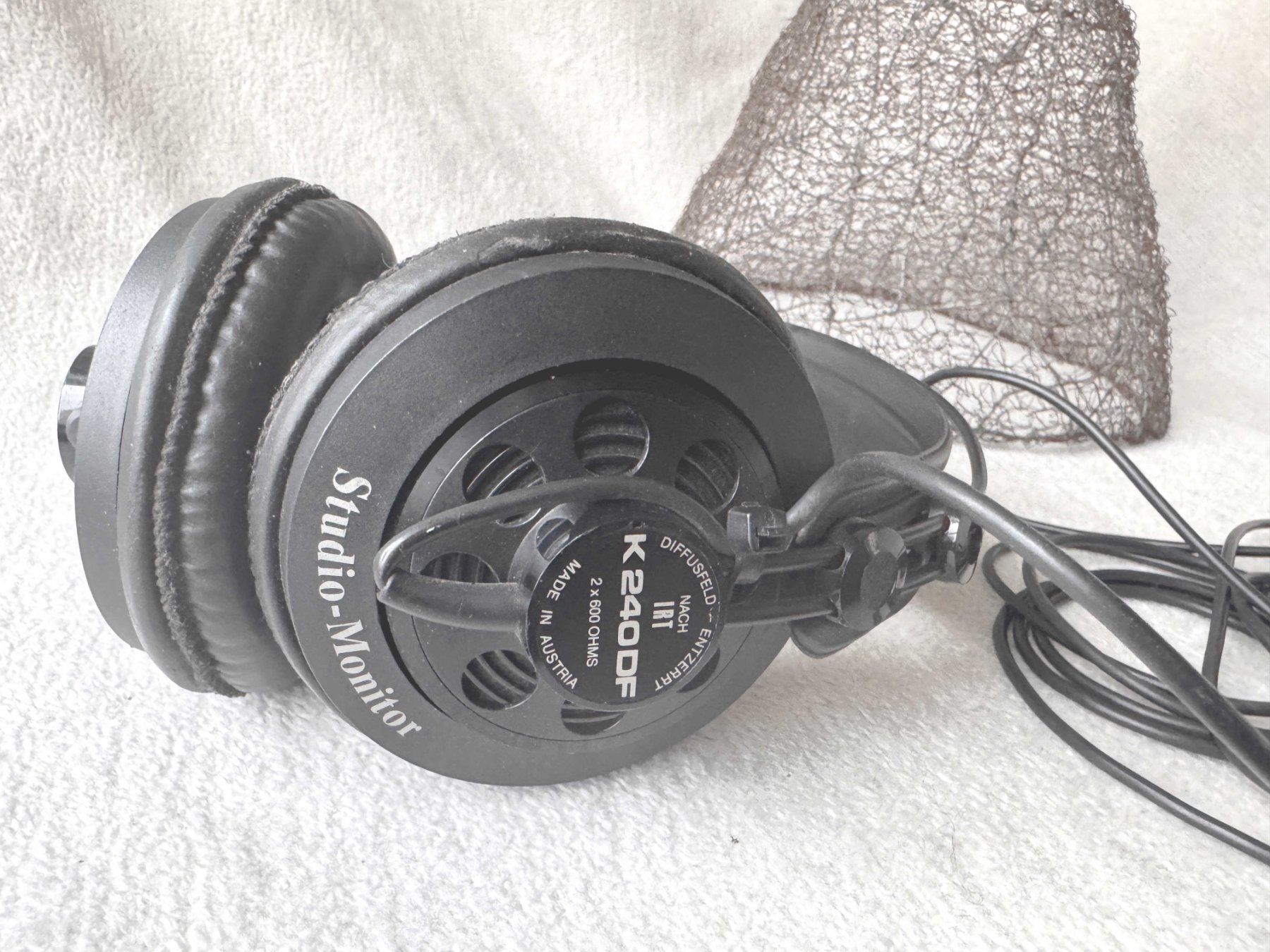 Akg Cuffie: AKG K240DF Headphone Kopfhörer diffusfeld entzerrt 600ohm – Usato da Zürich venduto da Malco0 6
