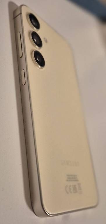 Telefoni cellulari / Smartphones: Samsung Galaxy S24 256GB – Usato da Geroldswil venduto da drg_qvr7 2